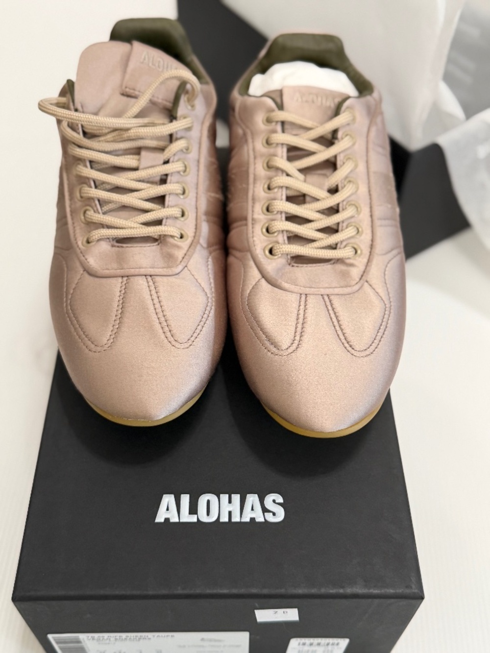 NWT ALOHAS Tb.69 Rife Sheen Taupe Vegan Sneakers Size 39 / US 8-8.5